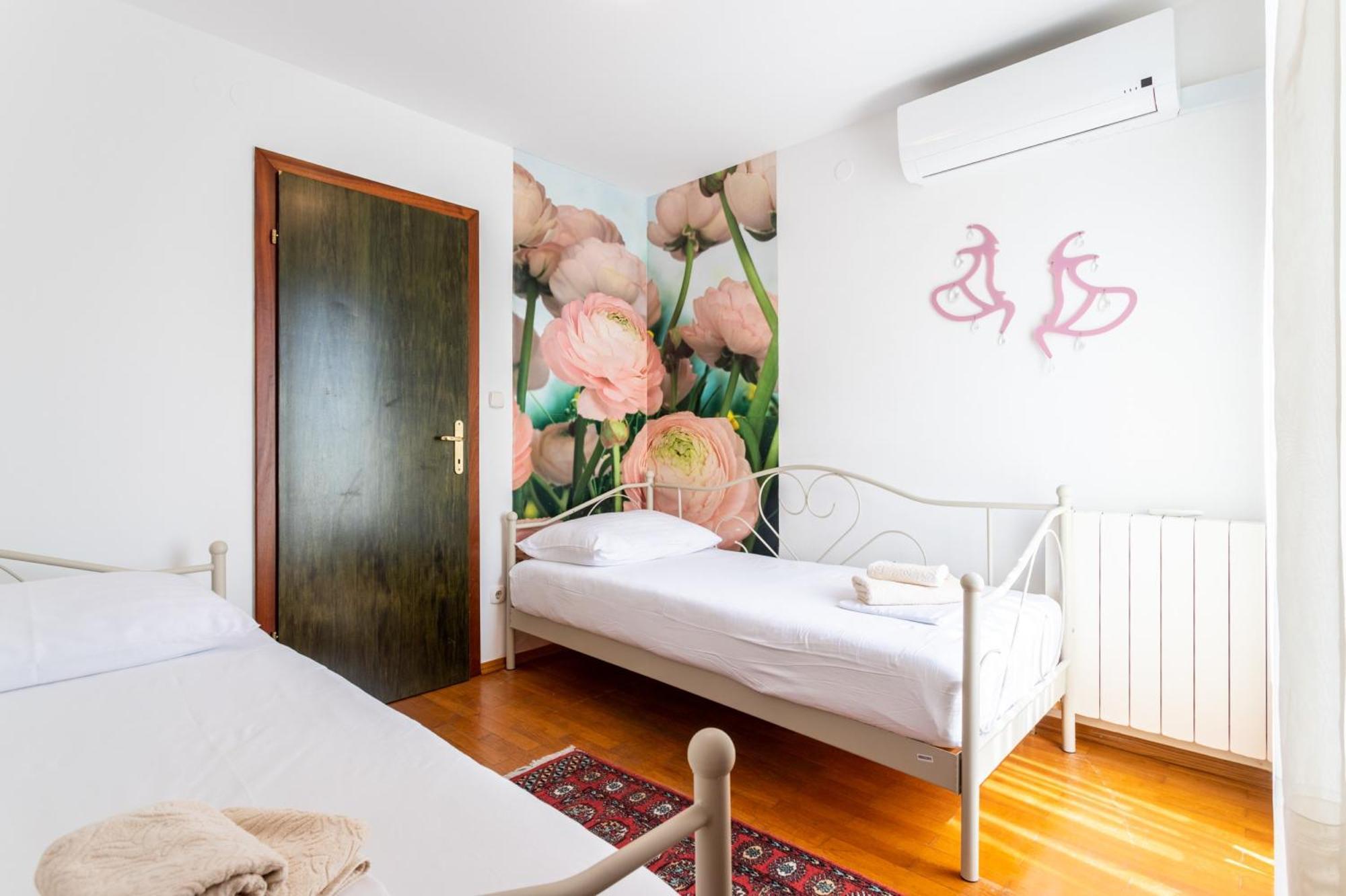Villa Violeta With The Sea View, 3 Min Walk To The Beach Split Buitenkant foto